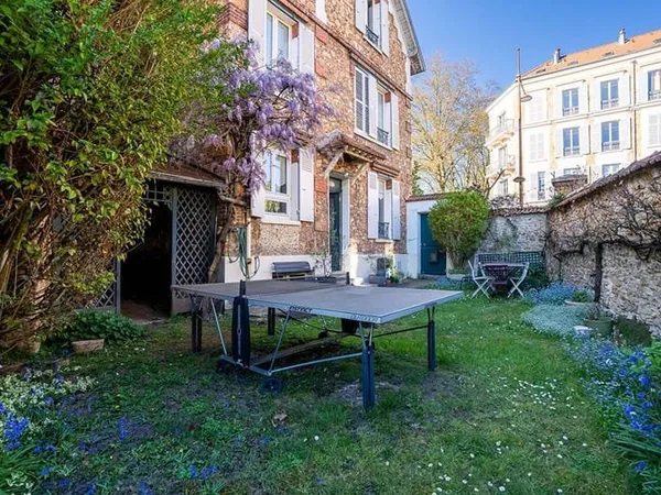 Maison 10 pièces 145 m²