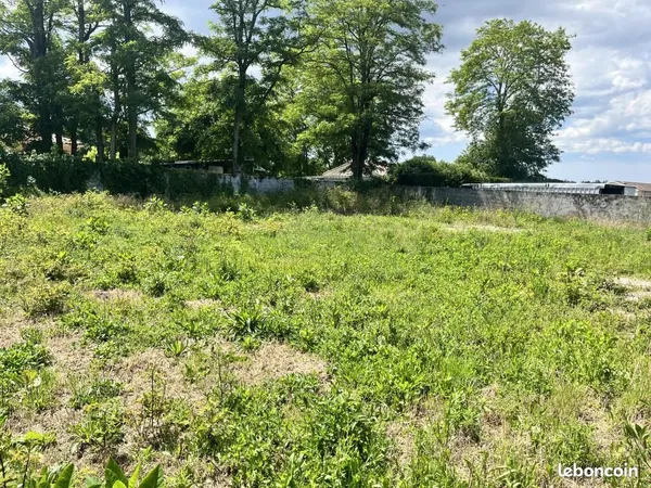 Terrain 800 m² Soussans