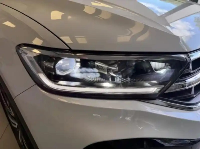 Volkswagen T-Roc 2.0 tdi 150ch r-line dsg7 — photo 9