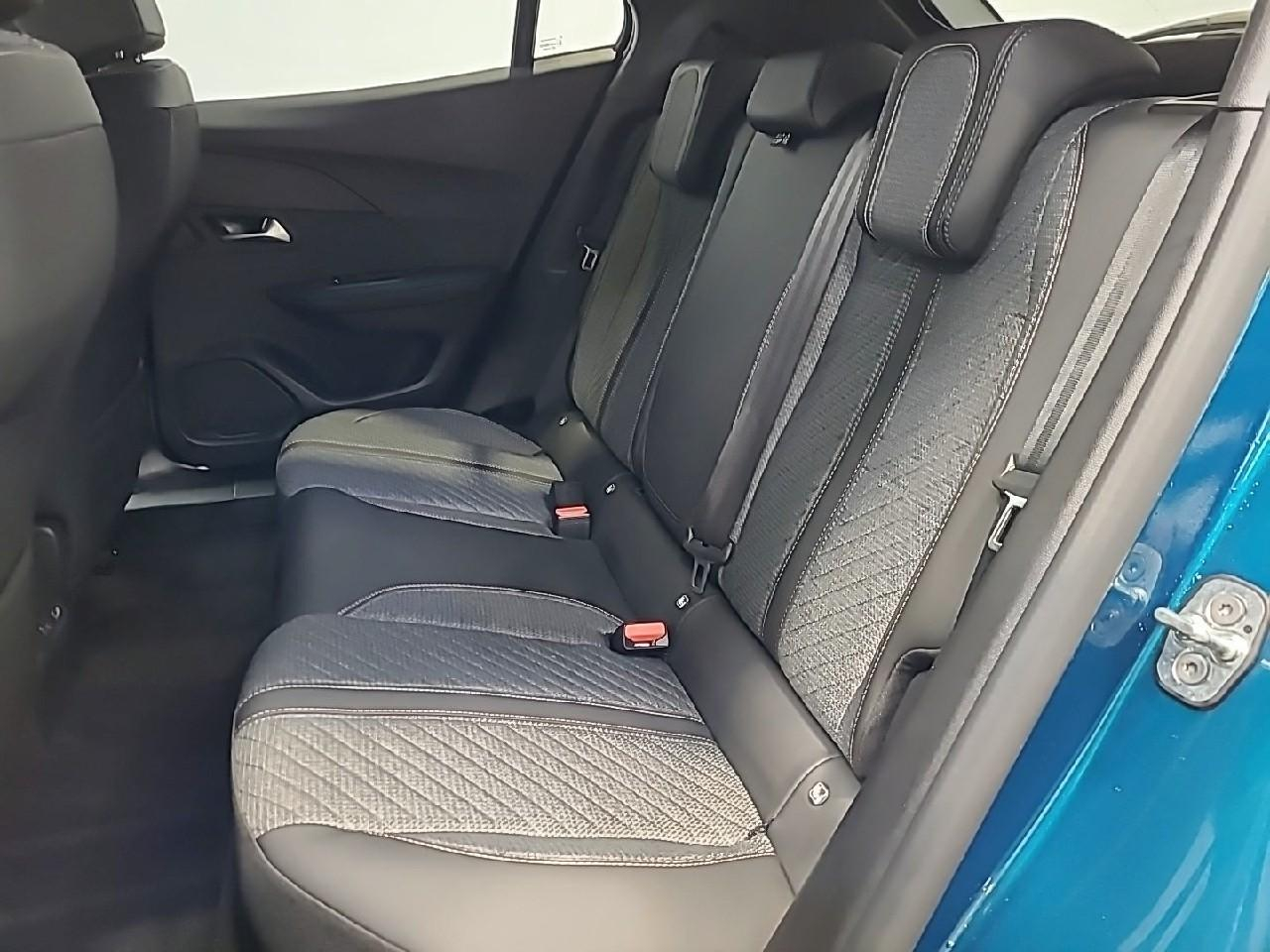 Peugeot 2008 hybrid 145 e-dcs6 allure — photo 13