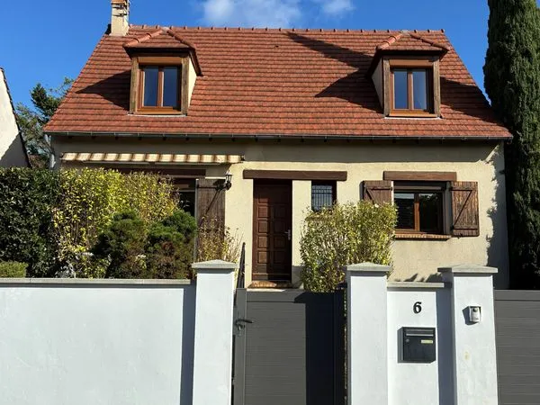 Maison 6 pièces 106 m² + sous-sol 70 m² sur 399 m² - Rue très calme