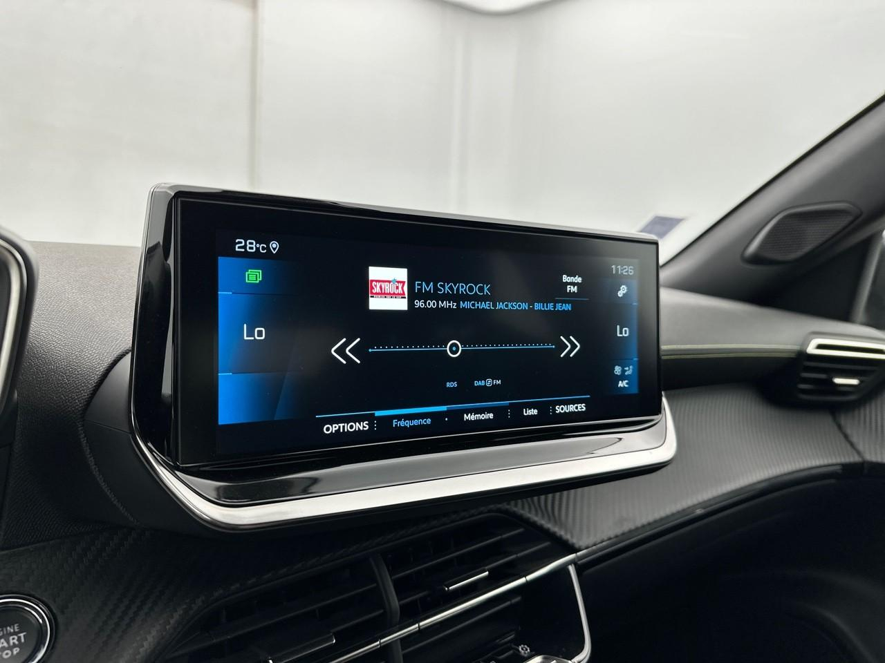 Peugeot 2008 puretech 130 s&s eat8 gt pack — photo 23