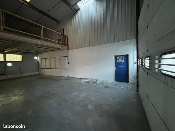 Hangar, Entrepôts, Local Industriel, Atelier à louer à Hyères