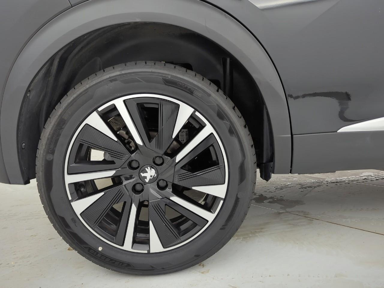Peugeot 2008 puretech 155 s&s eat8 gt pack — photo 31