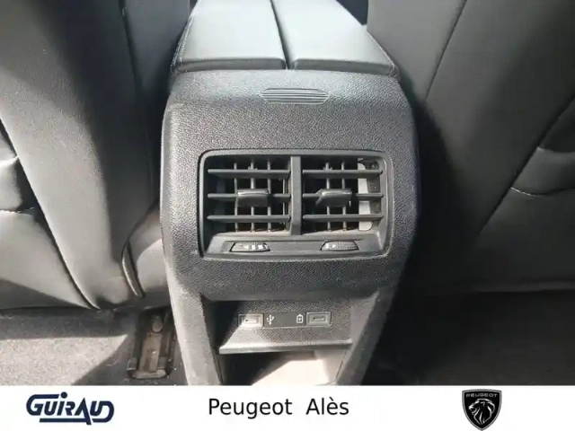 Peugeot 308 sw phev 180 e-eat8 — photo 15