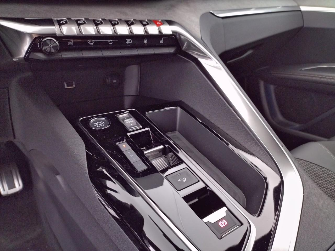 Peugeot 3008 puretech 130ch s&s eat8 gt — photo 21