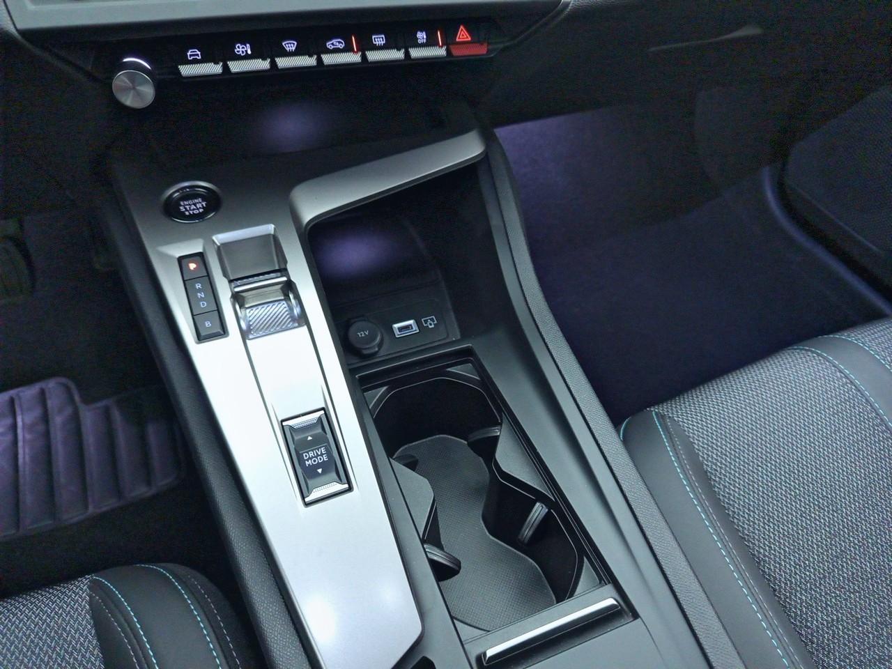Peugeot 308 sw phev 180 e-eat8 allure — photo 17