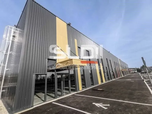 Local d'activité 443 m²