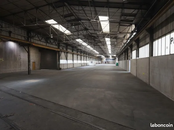 Local 1099 m² Saint-Étienne