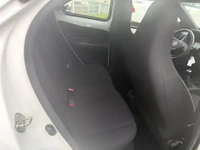 Toyota Aygo 1.0 vvt-i 72 dynamic — photo 20