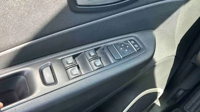 Renault Captur dci 90 energy — photo 53