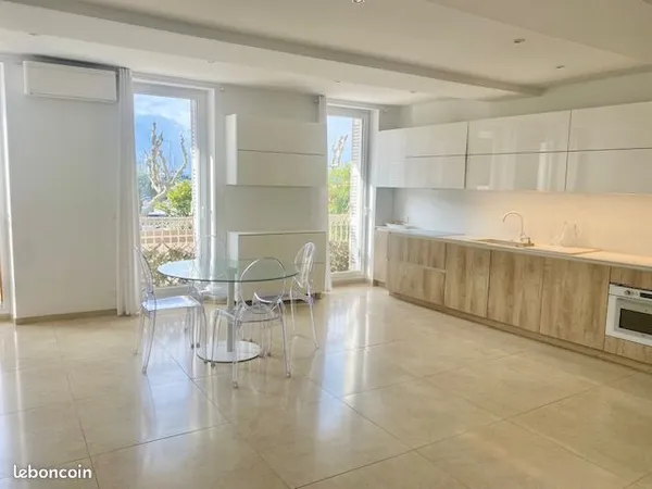 Exceptionnel Appartement 95 m2 vue mer St Raphael centre ville
