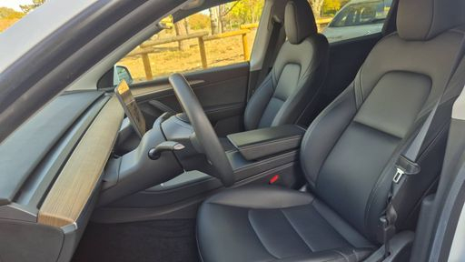 Tesla Model Y 275 Rwd - Standard Range – 2022 – 36852 km – Électrique – Boîte Automatique — photo 26