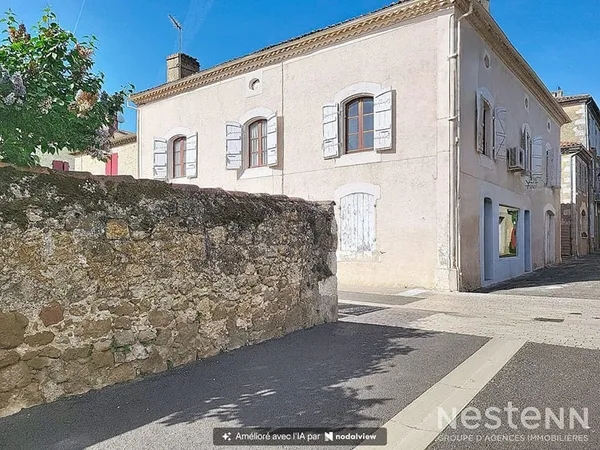 A Vendre Maison de ville en pierre de 176 m² avec terrasse et garage au coeur de Valence sur Baïse