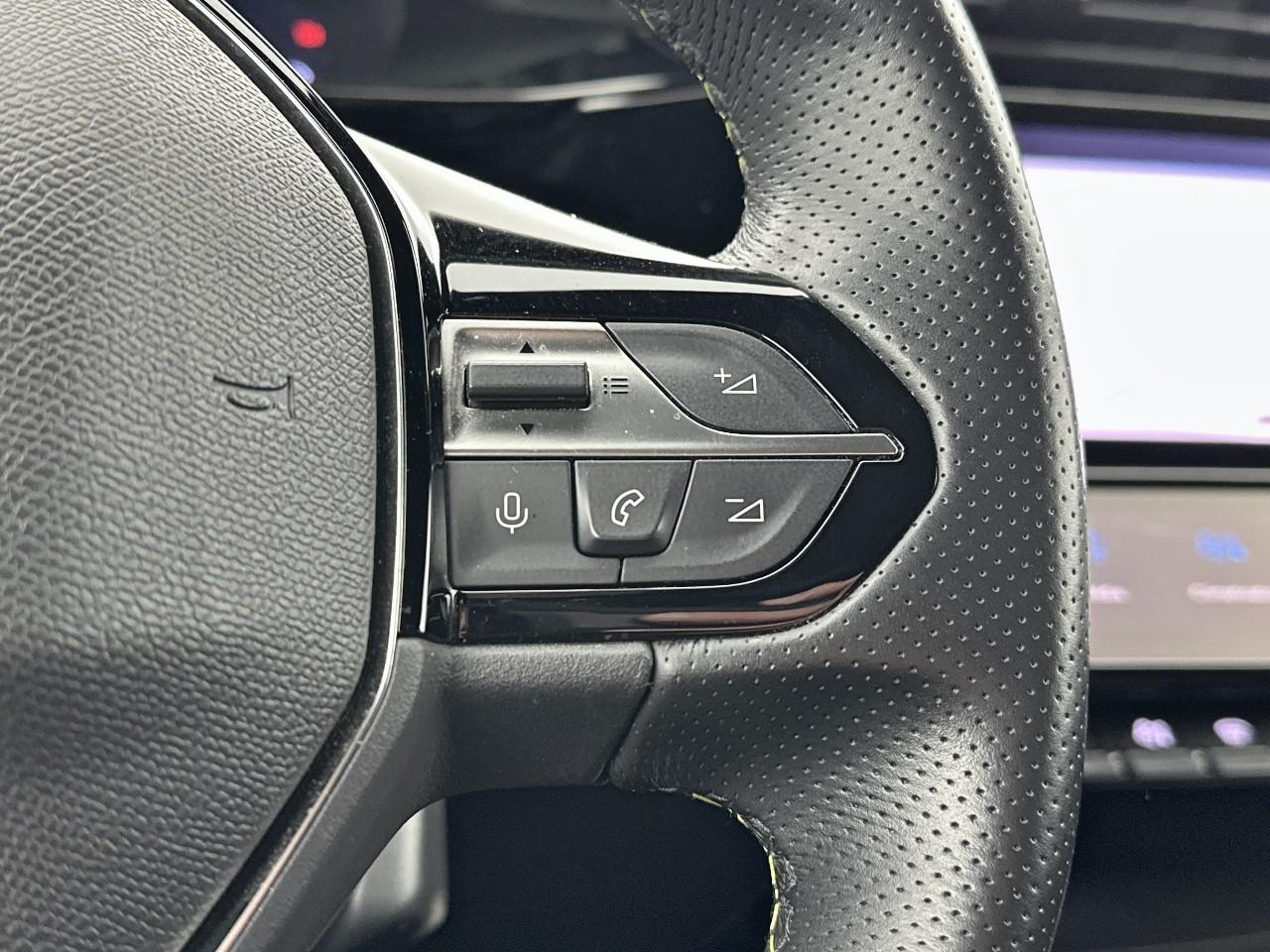 Peugeot 408 phev 225 e-eat8 first edition — photo 19