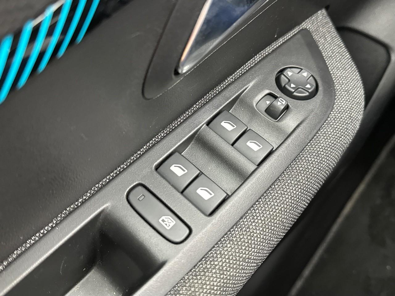 Peugeot 208 puretech 100 s&s eat8 style — photo 15