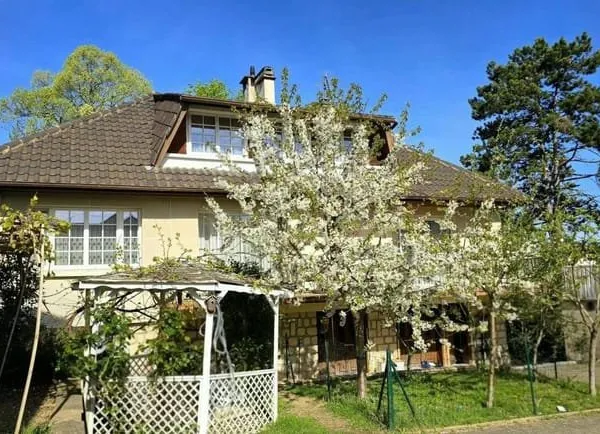 Maison 11 pièces 263 m²