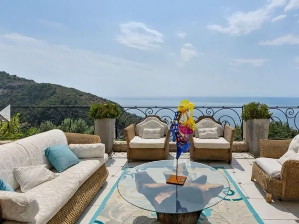 SAINT LAURENT D'EZE - Villa Vue Mer Panoramique