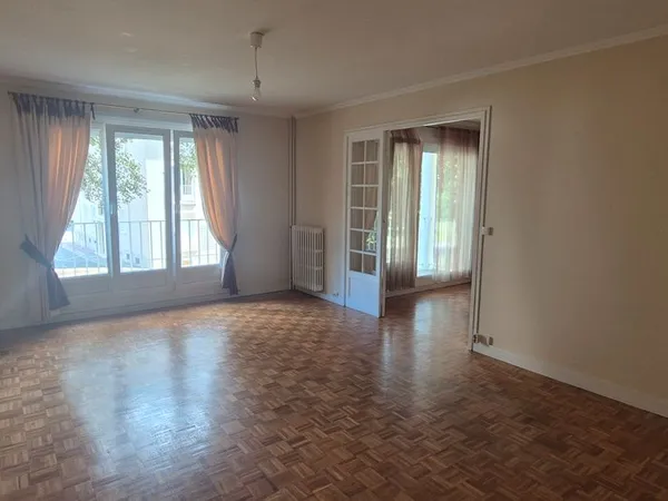 Appartement de 4 pièces principales, quartier St Ouen