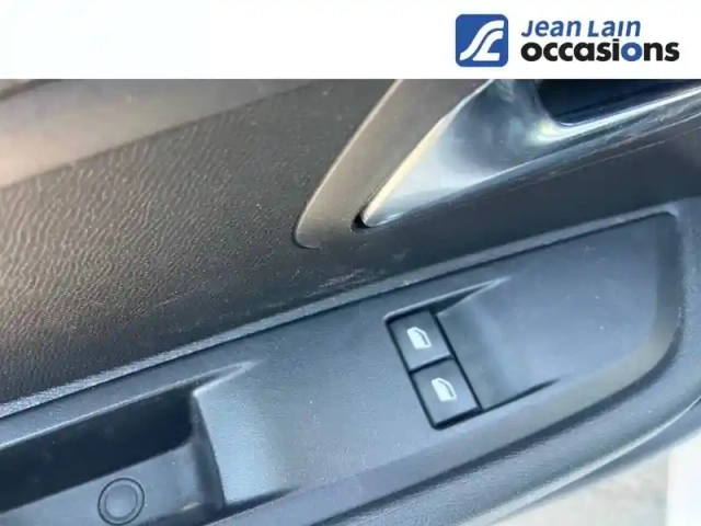 Peugeot 208 puretech 75 s&amp;s bvm5 — photo 19