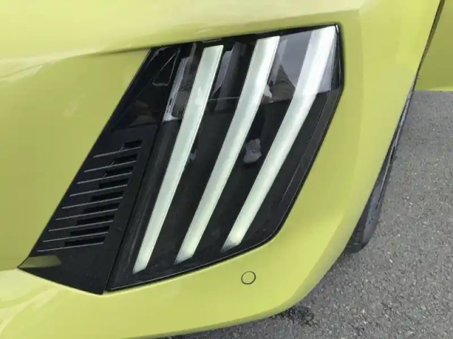 Peugeot 208 puretech 100 s&amp;s bvm6 — photo 20