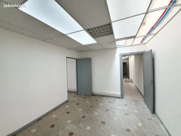 WINTZENHEIM / Local professionnel PMR de 215 m²