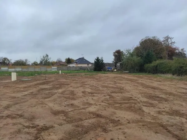 Terrain 702 m²