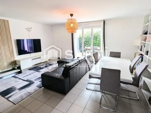 À Ballainvilliers, maison de 87 m² (T4) sur une parcelle de 101 m² avec box.
