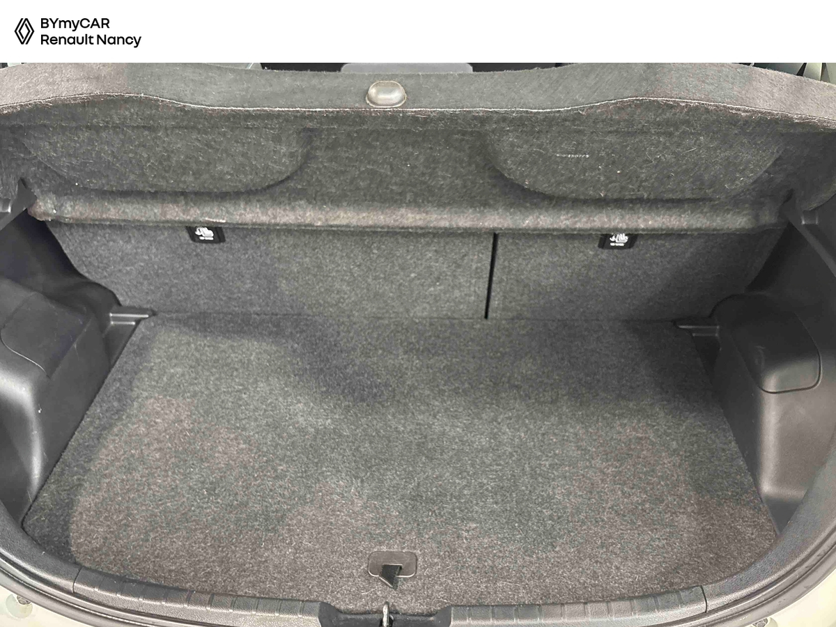 Toyota Yaris 70 VVT-i — photo 13