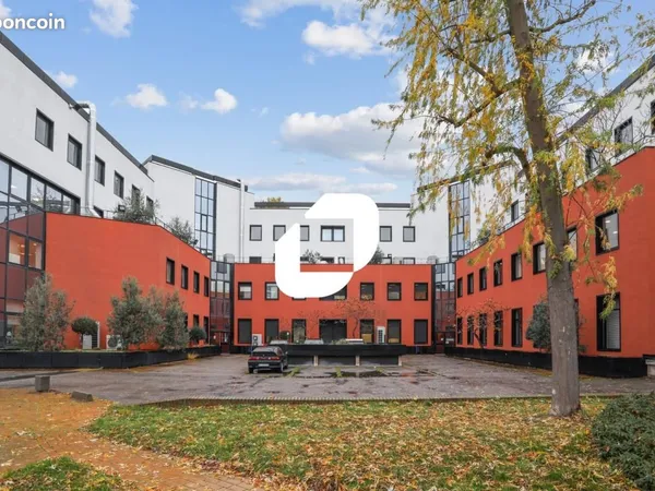Bureaux 1 900 m²