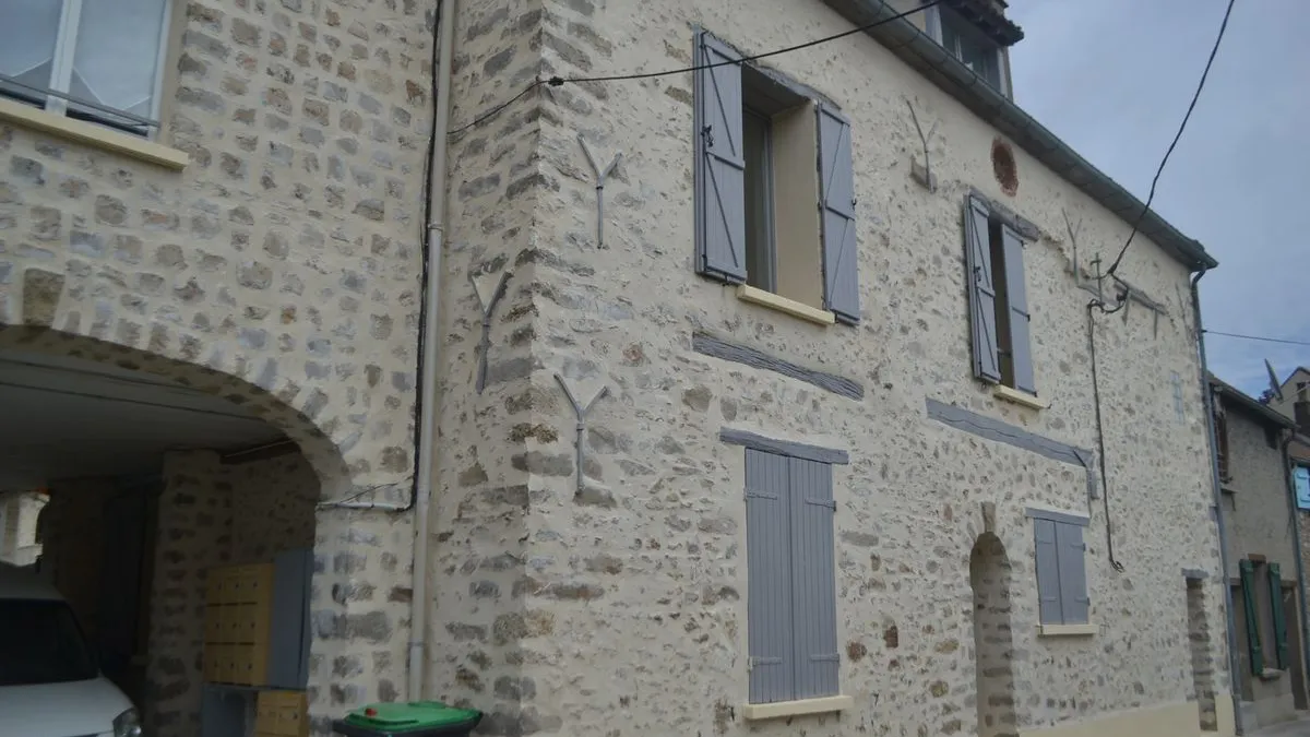 Photo 1