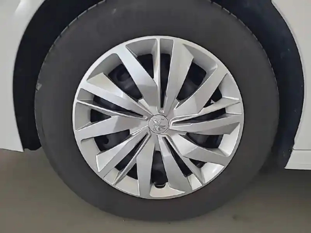 Peugeot 208 puretech 75 s&amp;s bvm5 — photo 38