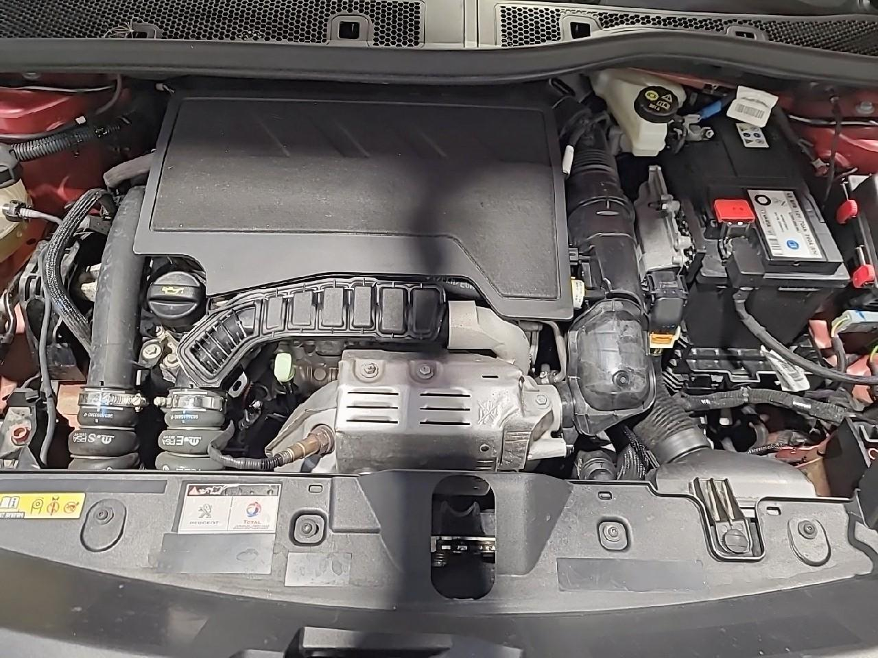 Peugeot 2008 puretech 130 s&s eat8 gt — photo 15
