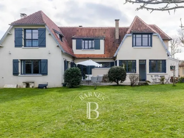 Maison de luxe 8 pièces 272 m²