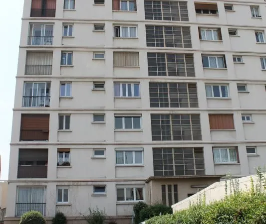 Parking/box 20 m² AUBERVILLIERS