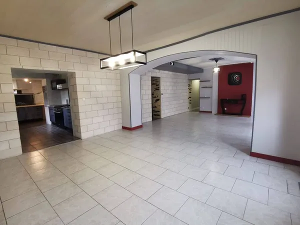 Maison 7 pièces 213 m²