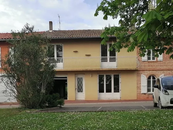 maison village