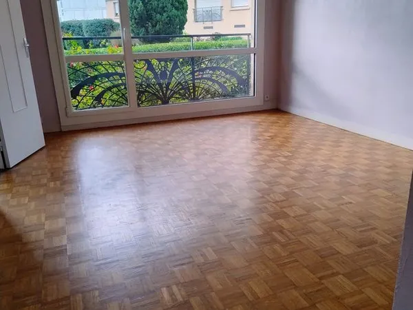 T1 BIS lumineux 32 m² - Parking dans résidence et parc privé