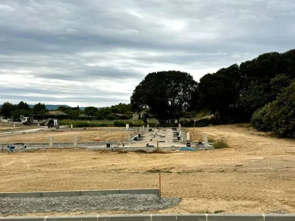 Terrain à bâtir de 275 m² à PERTUIS (84)