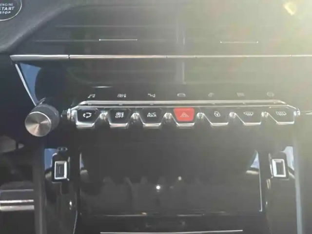 Peugeot 2008 1.2 puretech 130ch s&amp;s roadtrip eat8 — photo 14
