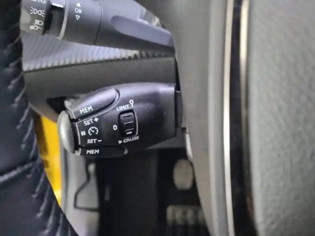 Peugeot 208 puretech 75 s&amp;s bvm5 — photo 107