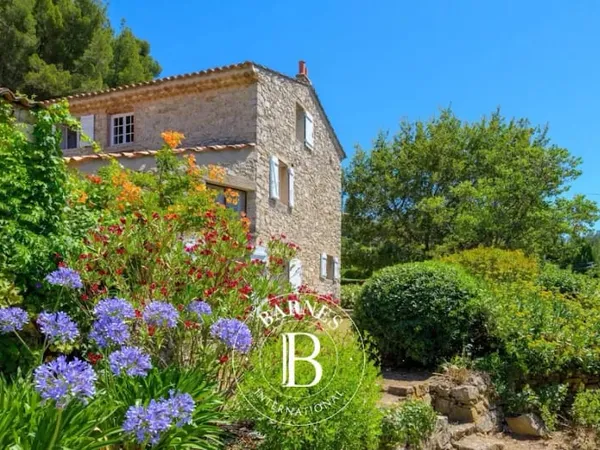 Propriété 10 pièces 162 m²