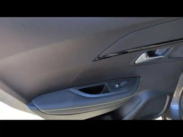 Peugeot 2008 1.2 puretech 130ch s&amp;s gt line eat8 7cv — photo 12