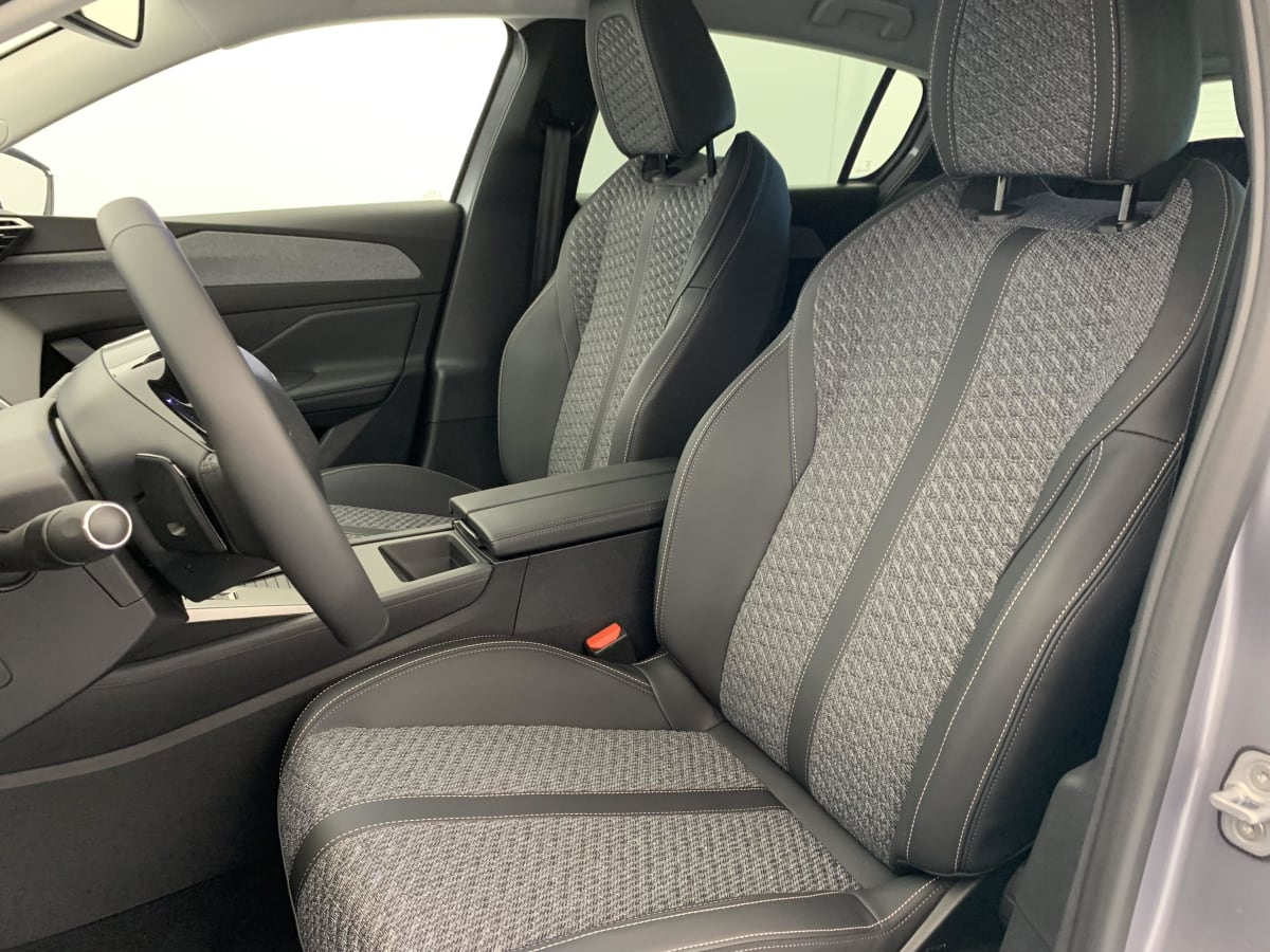 Peugeot 308 — photo 21
