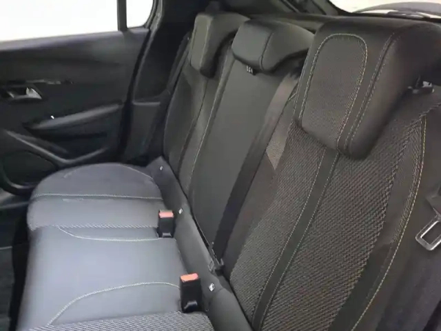 Peugeot 208 hybrid 110 e-dcs6 — photo 12