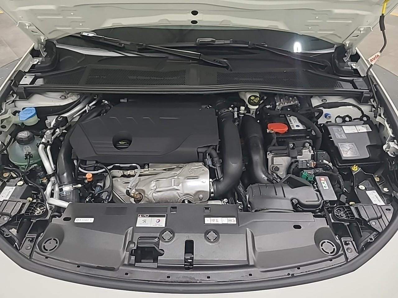 Peugeot 308 phev 180 e-eat8 gt — photo 15