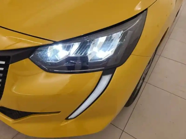 Peugeot 208 puretech 75 s&amp;s bvm5 — photo 16