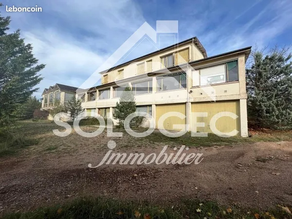 Local 20 pièces 1238 m²