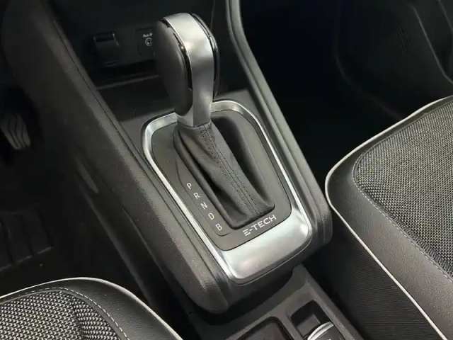 Renault Captur e-tech 145 - 21 — photo 13