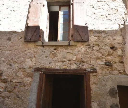Maison de village en pierre